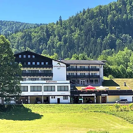 Hotel Am Oetscher 2*