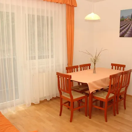 Hotel Am Oetscher 2*